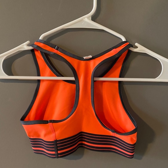 Under Armor Heat Gear Girls Sports Bra - Picture 2 of 3